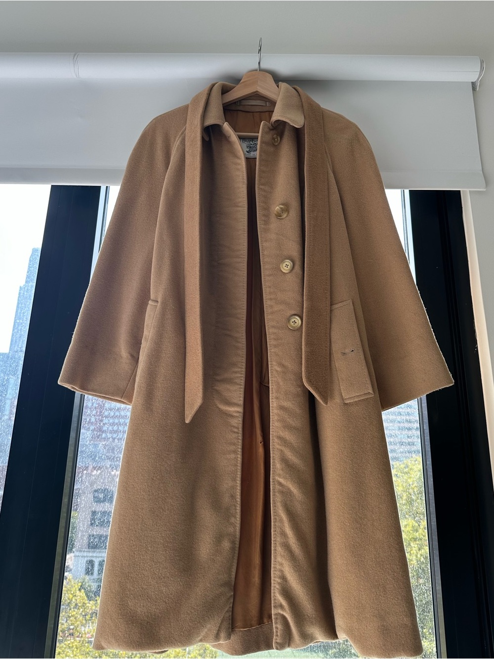 Burberry Vintage Classic Camel Wool Coat with Tie Collar